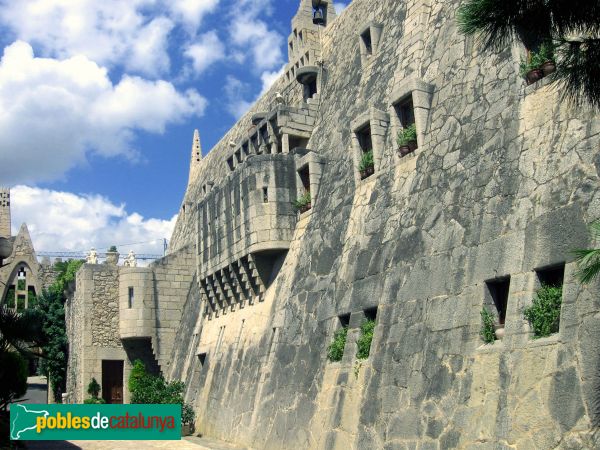 Sitges - Celler Güell (Foto: Albert Esteves, 2006) Sitges - Celler Güell