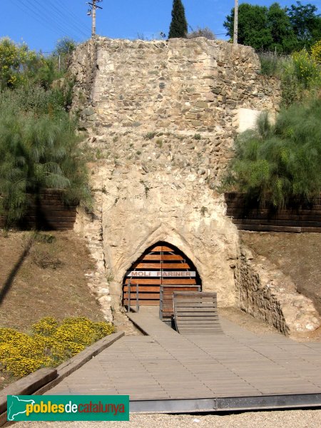 Sant Just Desvern - Molí fariner (Foto: Albert Esteves, 2006) Sant Just Desvern - Molí fariner
