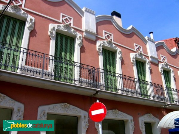 Sant Just Desvern - Cases Oliveras Sopena (Foto: Albert Esteves, 2006) Sant Just Desvern - Cases Oliveras Sopena