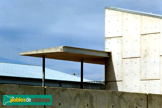 Vilassar de Mar - Escola Vaixell Burriac i Institut Vilatzara (Foto: Maite Sújar, 1996) Vilassar de Mar - Escola Vaixell Burriac i Institut Vilatzara