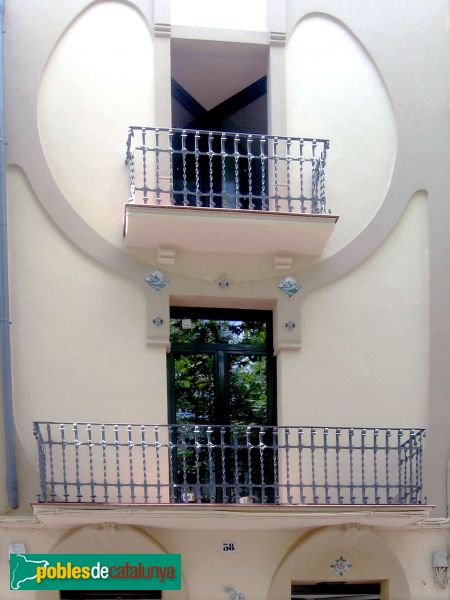 Vilanova i la Geltrú - Casa Girón Solé (Foto: Albert Esteves, 2006) Vilanova i la Geltrú - Casa Girón Solé