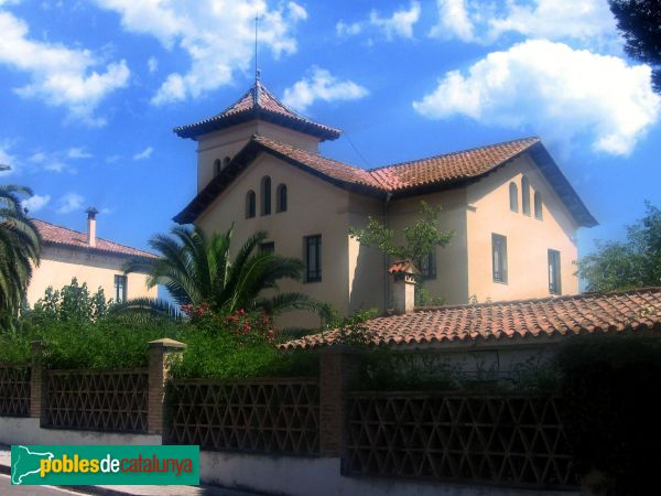 Vilanova i la Geltrú - Cases de Sant Cristòfol (Foto: Albert Esteves, 2006) Vilanova i la Geltrú - Cases de Sant Cristòfol